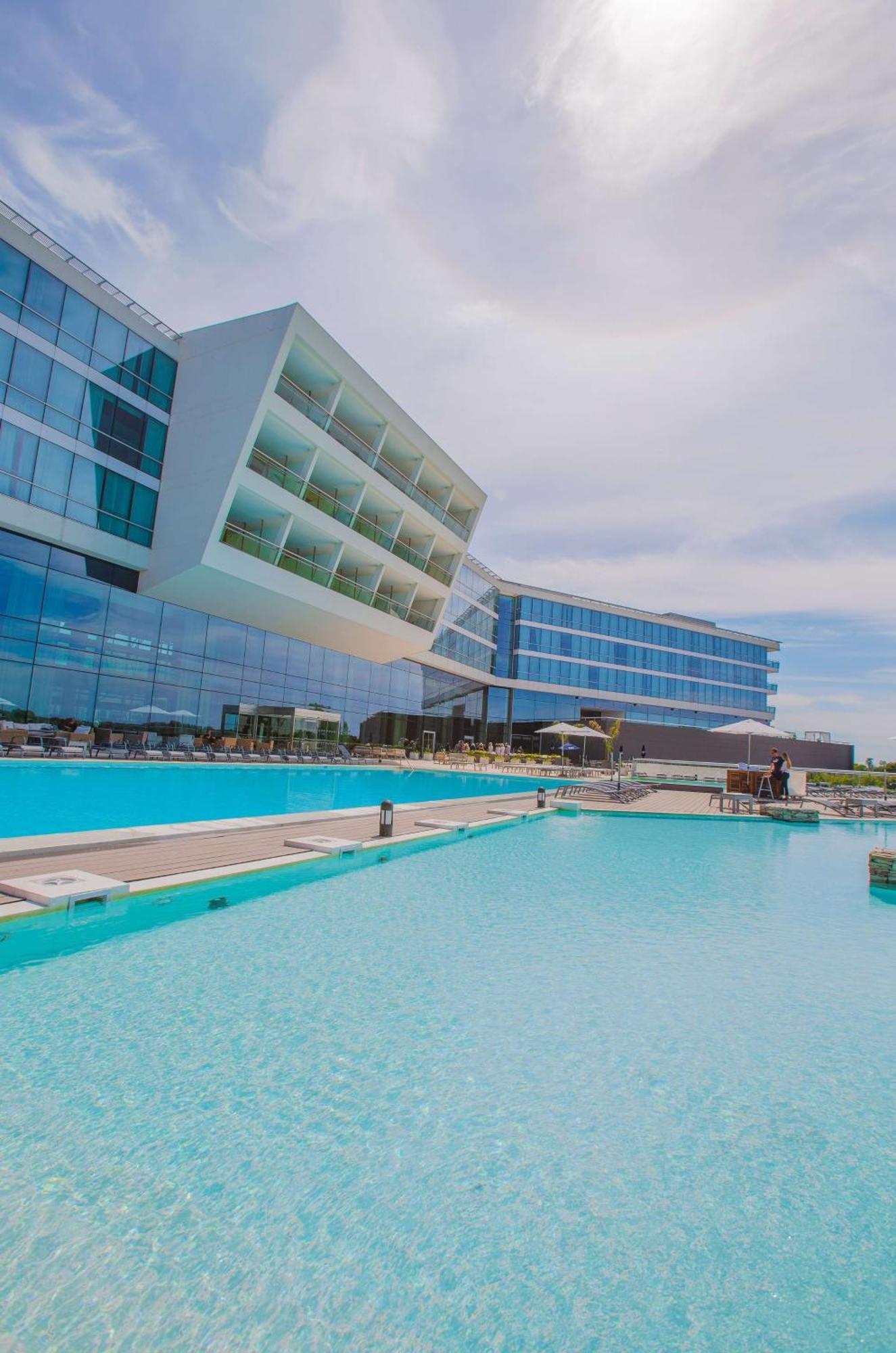 Hilton Pilar Hotel Exterior foto